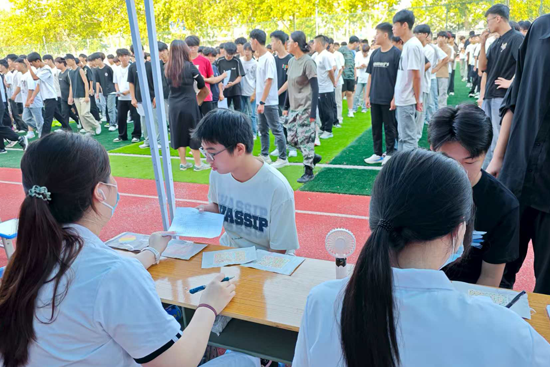我校顺利开展2025级新生体检工作