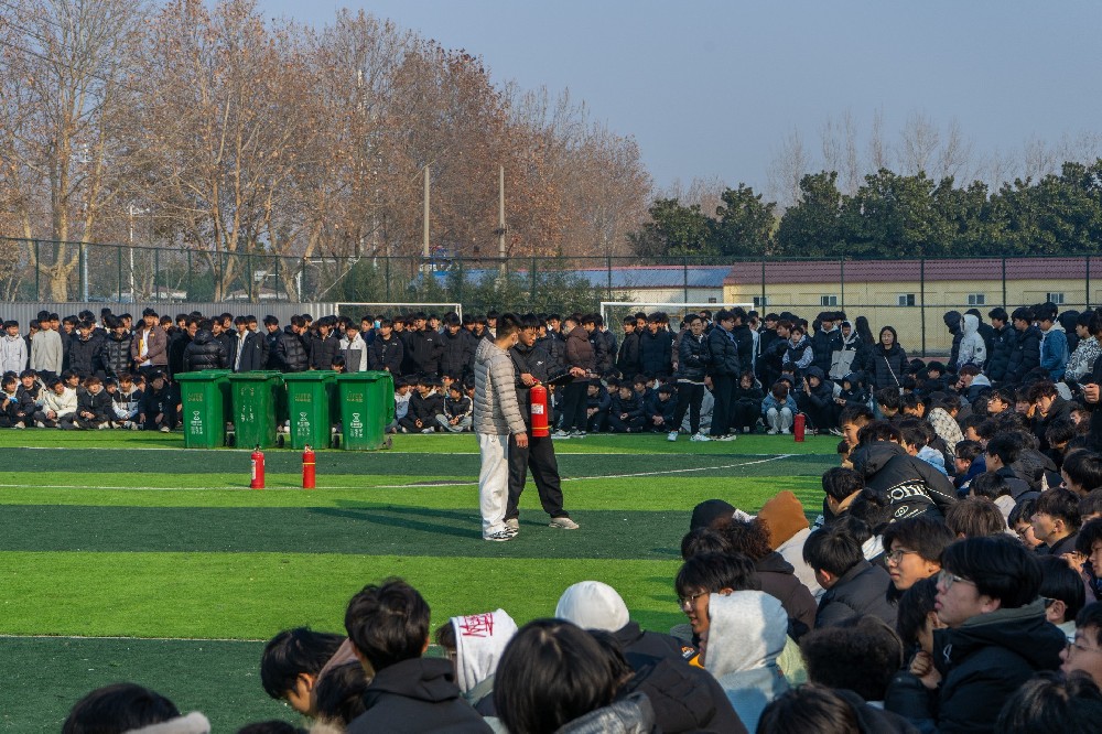 我校顺利开展12月消防应急演练